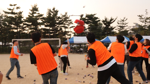 박 터뜨리기 GIF 1